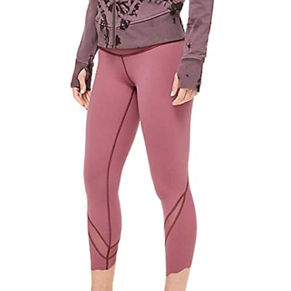 Misty Merlot Wunder Under Scalloped 24” Leggings
